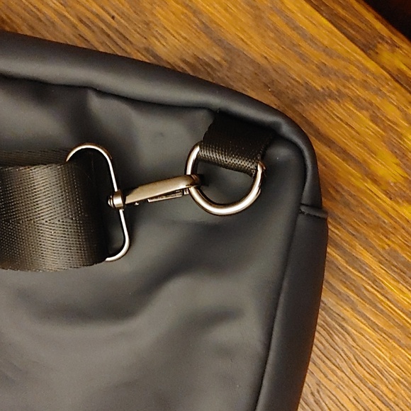 ROOTS Cross body 'Derek' Adjustable Bag - Picture 4 of 6